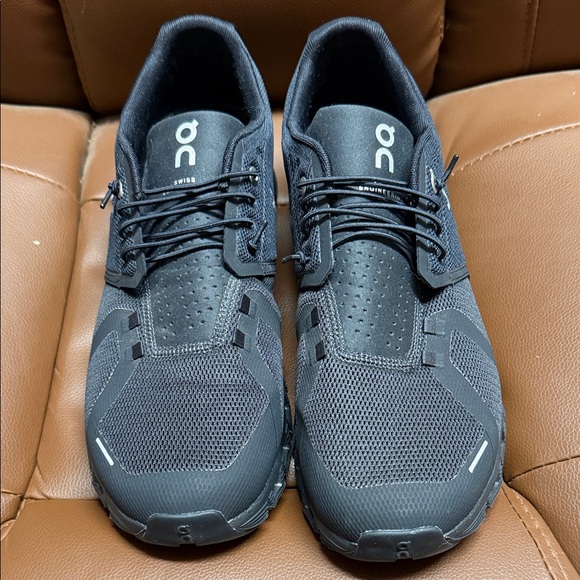 On Running Men's Cloud 6 Athletic Shoes - Picture 5 of 9